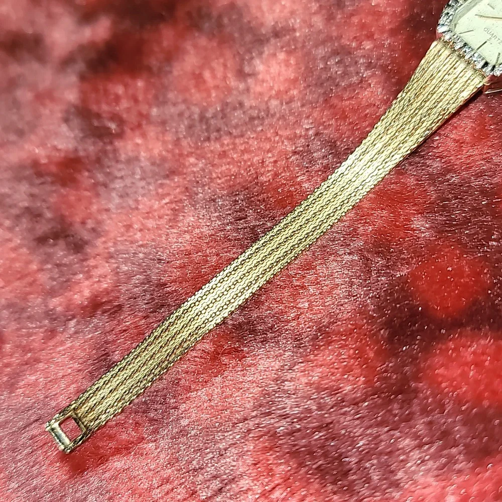 Vintage Helbros Diamond Accent Cocktail Watch SuperQuartz Adjustable Stripe Band